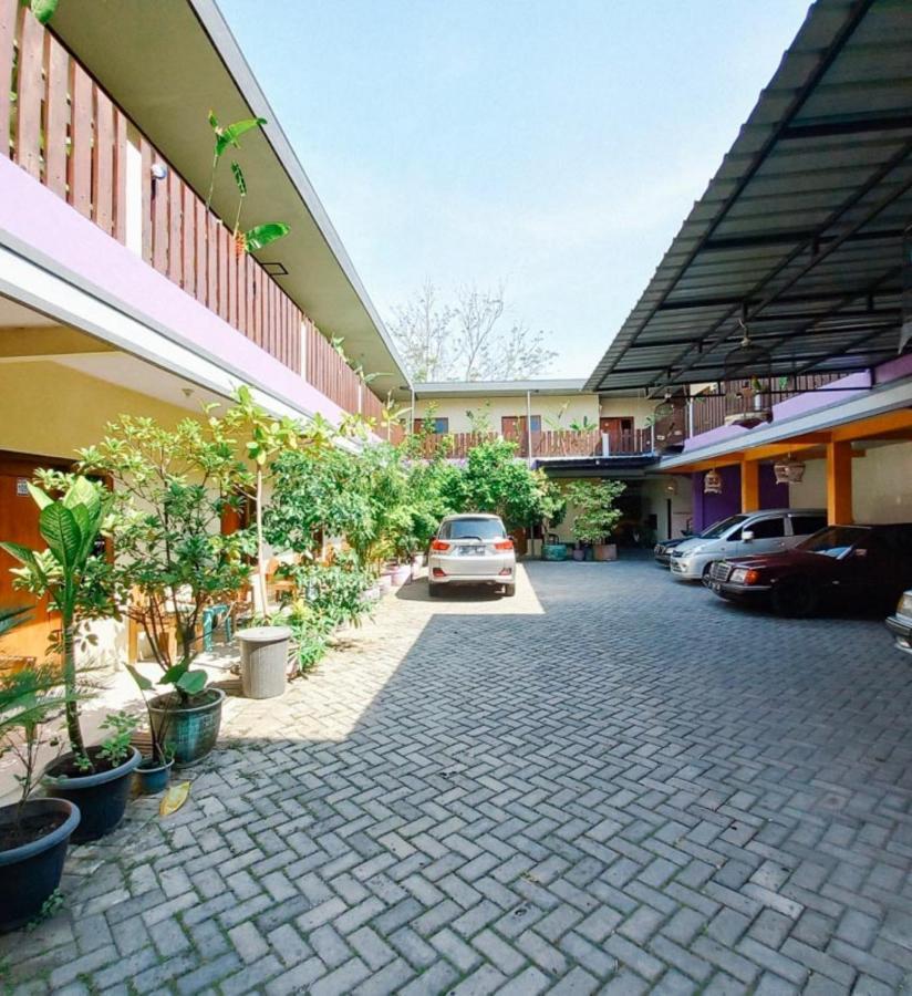 Hotel Gerung 2 Near Luwes Mall Nganjuk Mitra Reddoorz ภายนอก รูปภาพ