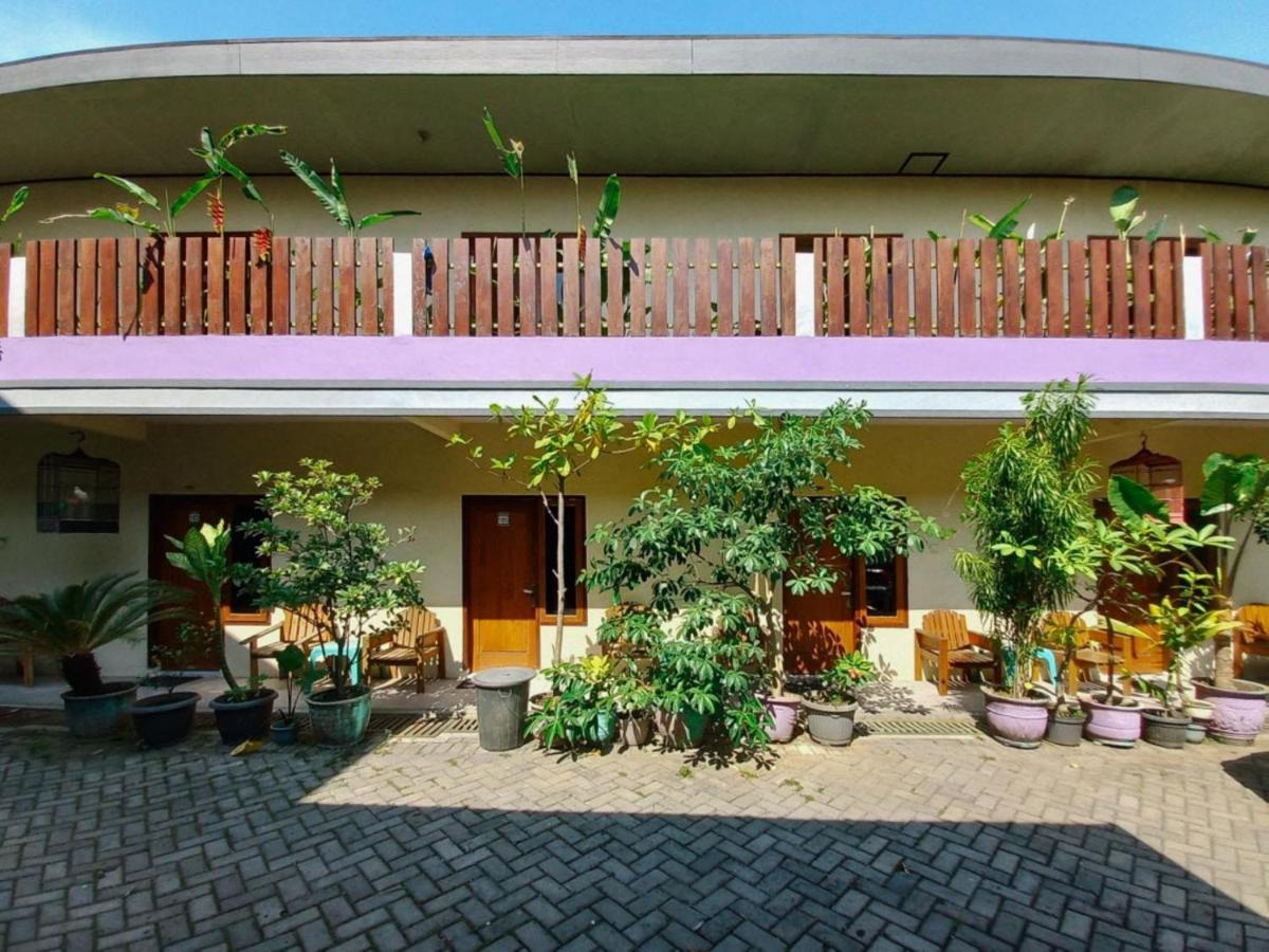 Hotel Gerung 2 Near Luwes Mall Nganjuk Mitra Reddoorz ภายนอก รูปภาพ